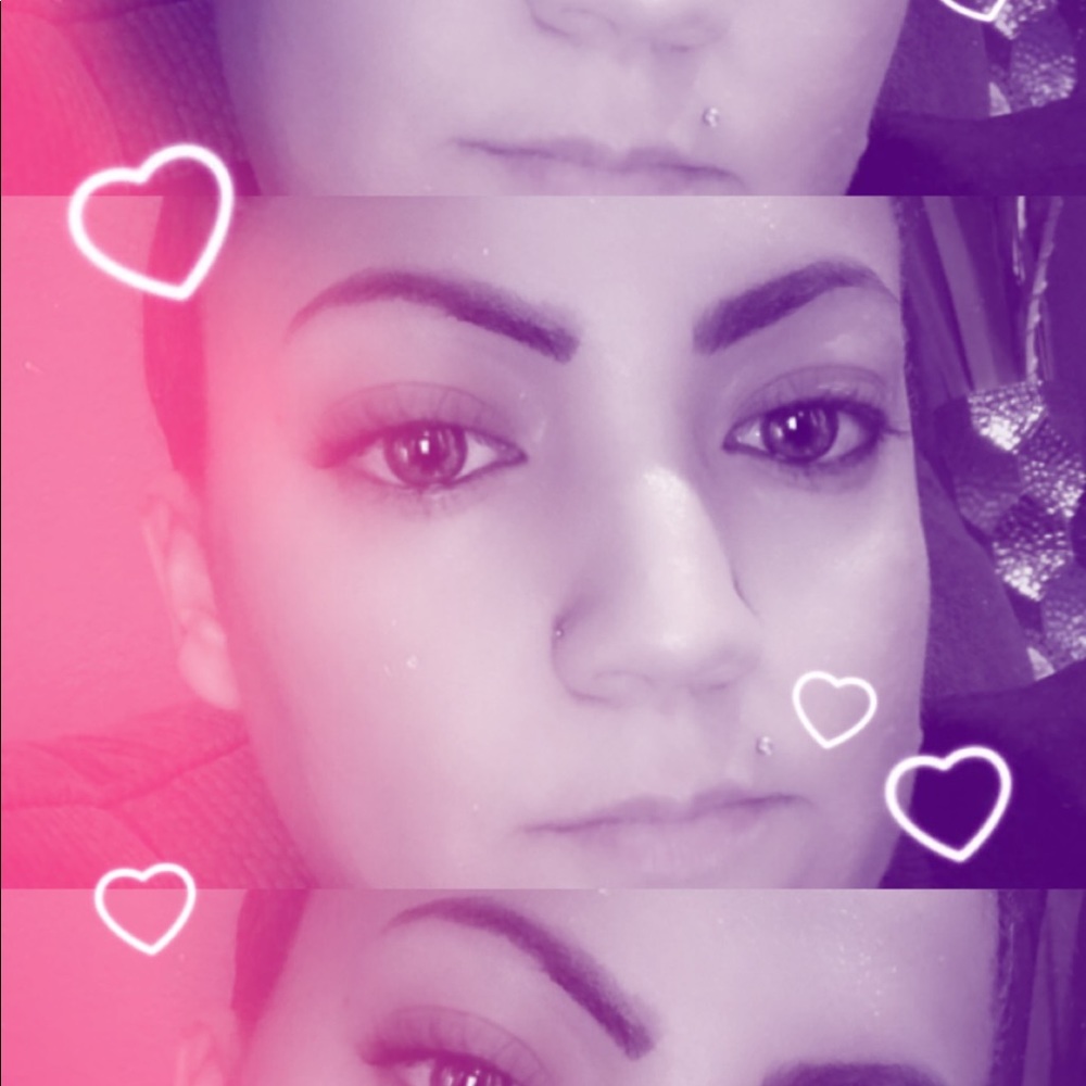 Meet your Posher, Yanira